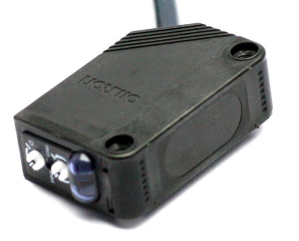 SENSOR REFLECTIVO DIFUSO OMRON E3Z D82
