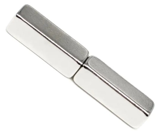 IMÁN NEODIMIO RECTANGULAR 15*6*5MM - Imagen 2